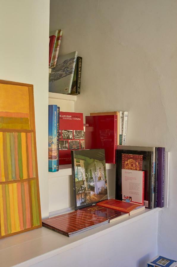 Charming Em Belem-books And Canvas * Lisbon